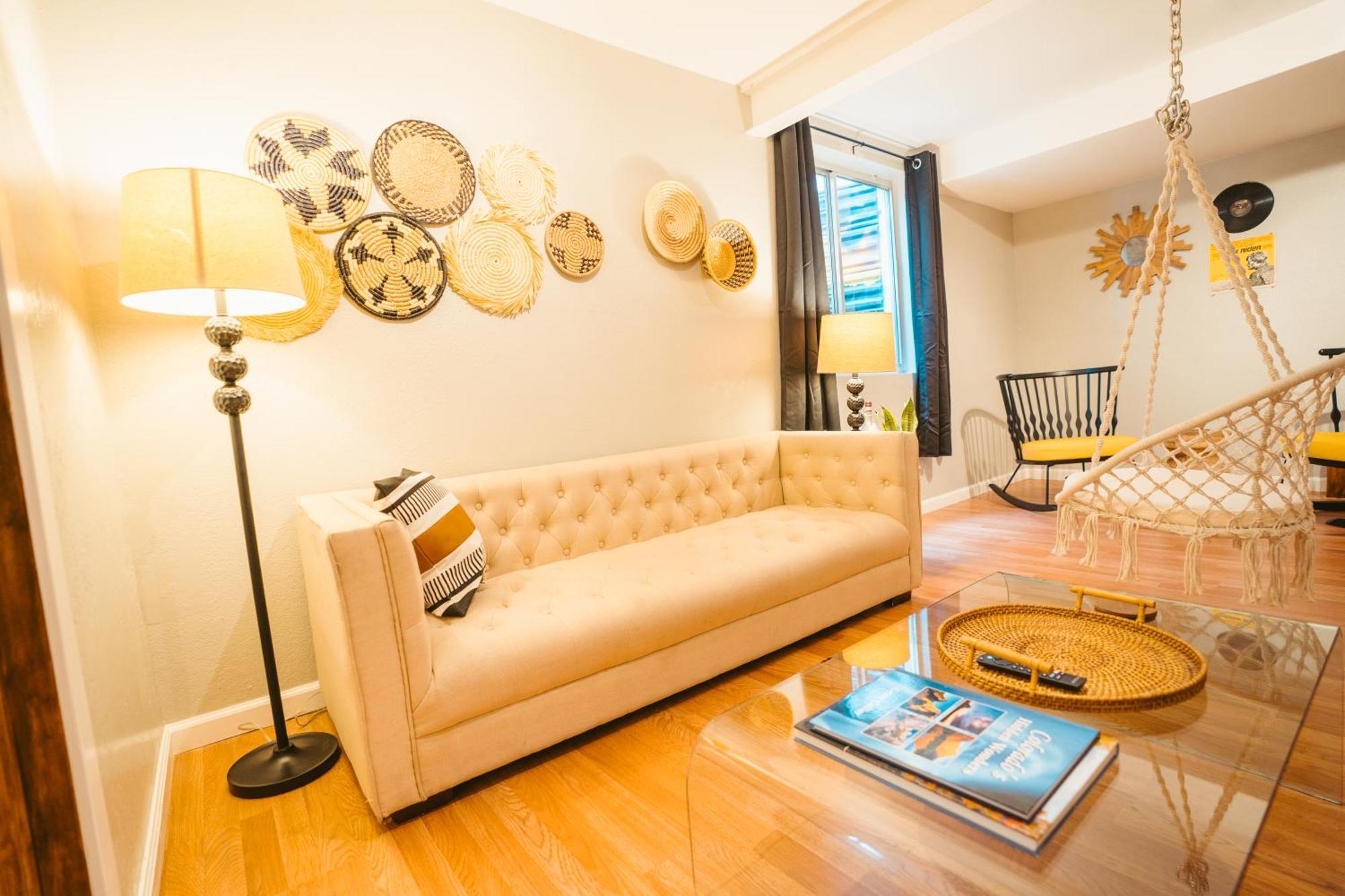 Windsor Retreat Private Basement Suite 덴버 외부 사진