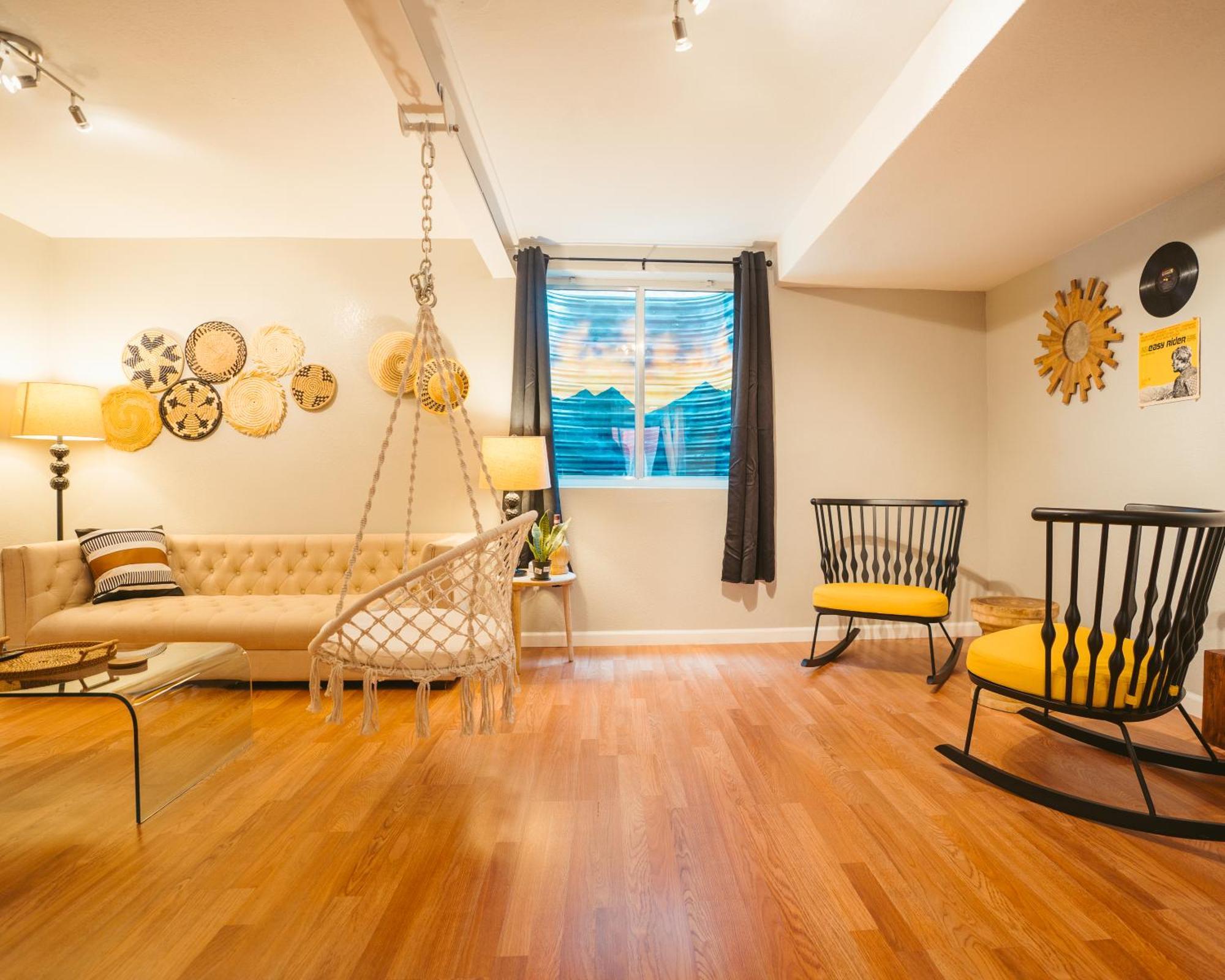 Windsor Retreat Private Basement Suite 덴버 외부 사진